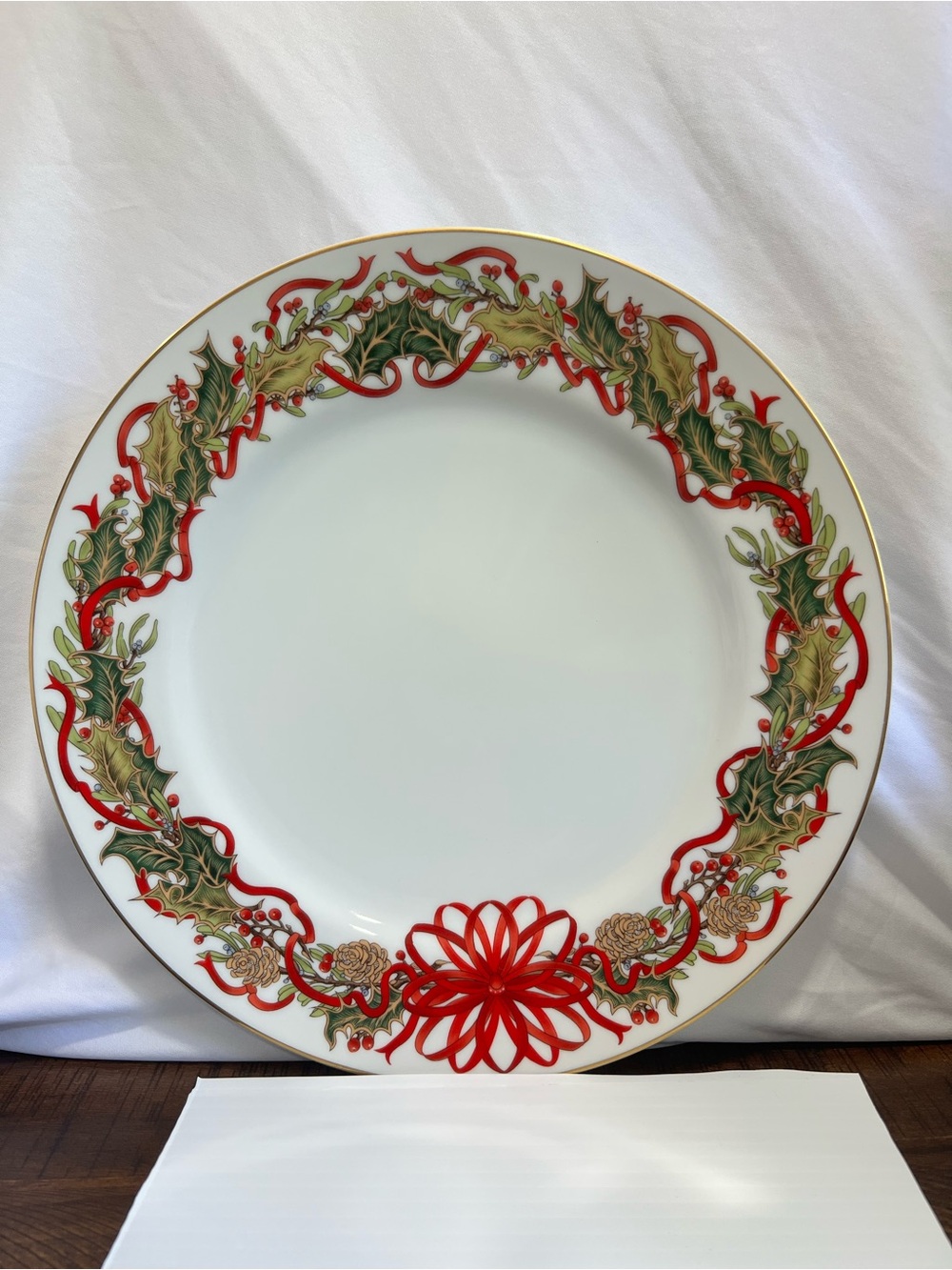 Andrea by Sadek Christmas Garland Porcelain Vintage Serving Dinner Plate 1994.